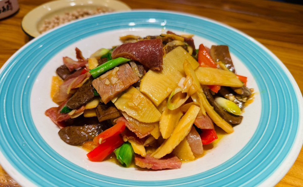 Bamboo Shoots with Smoked Pork Stir Fry